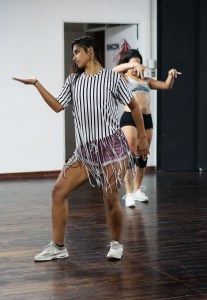 Jennifer Campos en su clase de Twerking